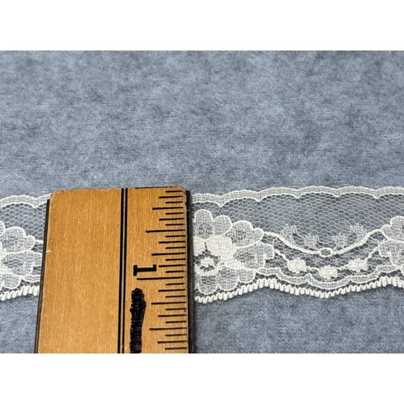 Vintage Ivory Floral Lace Trim 2 yards + 16" Scalloped Edge 1.25" wide Sewing Cr - Picture 4 of 6